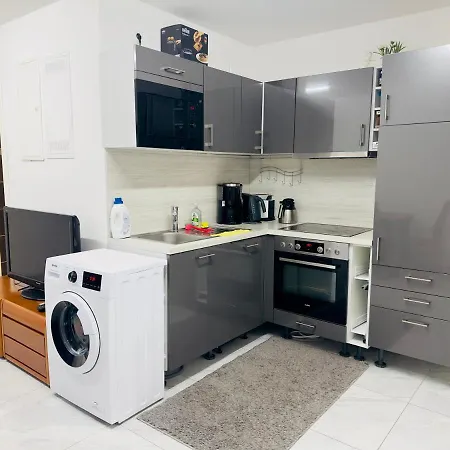 Fully Equipped Apartment 3 Rooms 5 Bed-2
